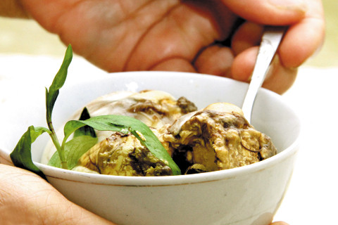 Bị vàng da vì ăn trứng vịt lộn Bị vàng da vì ăn trứng vịt lộn