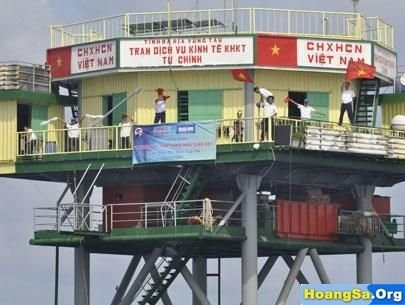 Một nhà giàn DK1 Một nhà giàn DK1