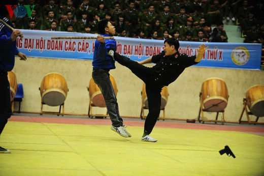 Cảnh sát cơ động chống cướp.