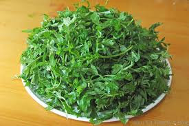 11. Cải xoong: Thông qua một cuộc nghiên cứu được thực hiện trong năm nay, các nhà khoa học của Trường ĐH Southampton, Anh kết luận trong cải xoong có chứa một hợp chất có thể vô hiệu hóa các dấu hiệu buộc máu phải chảy về khối u. Điều này đồng nghĩa với việc ngăn chặn không cho khối u phát triển. Tất cả các tế bào ung thư đều làm phát triển thêm những mạch máu mới. Ảnh: internet 11. Cải xoong: Thông qua một cuộc nghiên cứu được thực hiện trong năm nay, các nhà khoa học của Trường ĐH Southampton, Anh kết luận trong cải xoong có chứa một hợp chất có thể vô hiệu hóa các dấu hiệu buộc máu phải chảy về khối u. Điều này đồng nghĩa với việc ngăn chặn không cho khối u phát triển. Tất cả các tế bào ung thư đều làm phát triển thêm những mạch máu mới. Ảnh: internet