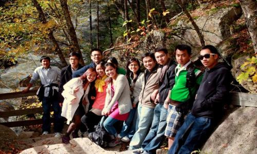 Nhóm sinh viên du học tại Boston Nhóm sinh viên du học tại Boston