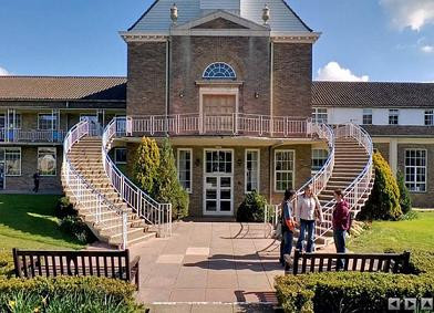 Oxford Brookes được biết đến là một trường đại học hiện đại ở Anh, nổi tiếng với các ngành đào tạo như: Thiết kế, Kinh doanh, Kế toán, Tài chính, Khoa học máy tính, Kỹ thuật ô tô, Thể thao… Oxford Brookes được biết đến là một trường đại học hiện đại ở Anh, nổi tiếng với các ngành đào tạo như: Thiết kế, Kinh doanh, Kế toán, Tài chính, Khoa học máy tính, Kỹ thuật ô tô, Thể thao…