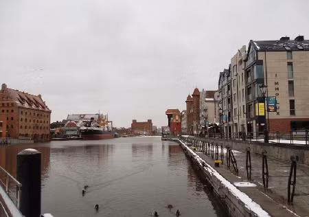 Dòng sông trong thành phố Gdansk