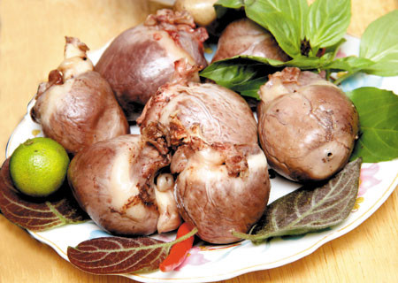 Tim và cật là món bổ vì nhiều đạm và vitamin. Tim và cật là món bổ vì nhiều đạm và vitamin.