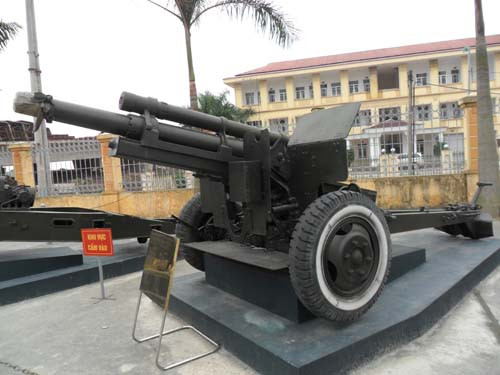 Lựu pháo 105mm M101A1: Sản xuất tại Hoa Kỳ năm 1941.