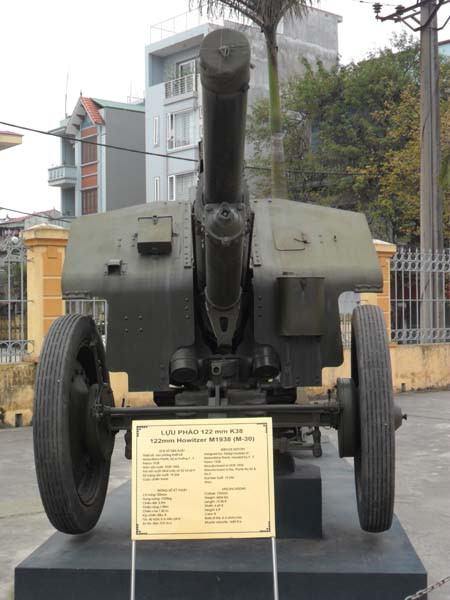 Thông số kỹ thuật: Lựu pháo có cỡ nòng 122mm, trọng lượng 3100kg, chiều dài 5,9m, chiều rộng 1,98m, chiều cao 1,82m, kíp chiến đâu 8 người, tốc độ bắn 5/6 viên phút, sơ tốc đạn 515m/s