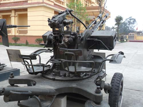 Thông số Kỹ thuật: cỡ nòng: 23mm; trọng lượng:950kg; chiều dài 4,57m; chiều rộng: 2,88m; chiều cao:1,22m; kíp chiến đấu 6 người; tốc độ bắn 400 viên/phút; sơ tốc đạn: 970m/s. Thông số Kỹ thuật: cỡ nòng: 23mm; trọng lượng:950kg; chiều dài 4,57m; chiều rộng: 2,88m; chiều cao:1,22m; kíp chiến đấu 6 người; tốc độ bắn 400 viên/phút; sơ tốc đạn: 970m/s.