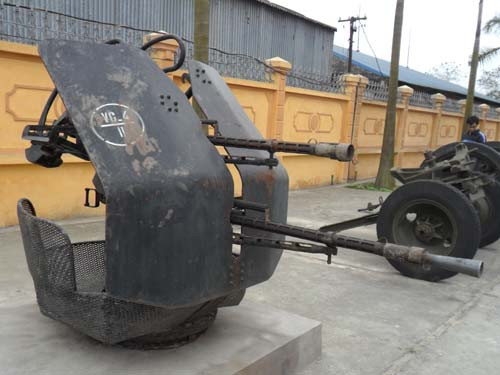 Thông số kỹ thuật: Cỡ nòng:20mm; trọng lượng: 480kg; chiều dài: 2,210m; kíp chiến đấu:3 người; Tốc độ bắn: 450m/s; sơ tốc đạn: 820m/s. Thông số kỹ thuật: Cỡ nòng:20mm; trọng lượng: 480kg; chiều dài: 2,210m; kíp chiến đấu:3 người; Tốc độ bắn: 450m/s; sơ tốc đạn: 820m/s.