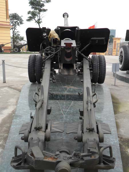 Lựu pháo nhìn từ phía sau