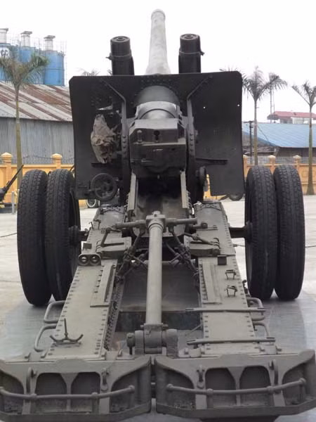 Thông số kỹ thuật: cỡ nòng : 122mm; trọng lượng: 7907 kg; chiều dài: 8.735m; chiều rộng: 2,345m; chiều cao: 2,27m; Kíp chiến đấu: 9 người; tốc độ bắn: 3,4 viên/phút; sơ tốc đạn: 806 m/s. Thông số kỹ thuật: cỡ nòng : 122mm; trọng lượng: 7907 kg; chiều dài: 8.735m; chiều rộng: 2,345m; chiều cao: 2,27m; Kíp chiến đấu: 9 người; tốc độ bắn: 3,4 viên/phút; sơ tốc đạn: 806 m/s.