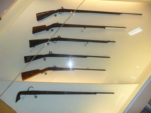 Bộ sưu tập súng kíp, tất cả các loại súng kíp trong bộ sưu tập này đều do Việt Nam tự chế tạo trong thời kỳ kháng chiến.