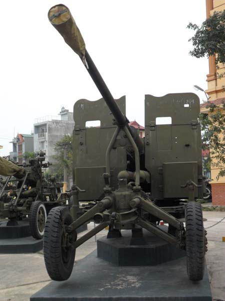 Pháo phòng không 57mm C-60: Pháo được thiết kế năm 1950 tại Liên Xô và đã từng tham gia các cuộc chiến tranh như: Việt Nam, Nội chiến Campuchia, chiến tranh Iran, Iraq.