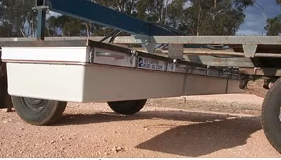 RĐXĐTTNL phiên bản 403 với 3 dàn dò lắp trên Hệ thống rà phá bom mìn dạng mô-đun. Ảnh tư liệu