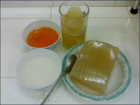 Xu xoa: Đây là một món ăn rất phổ biển của người dân miền Trung khi mùa khô về. Đây là món ăn lành tính, mát rất bổ và tốt cho sức khỏe.