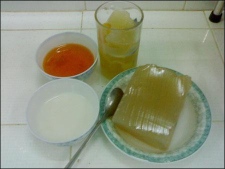 Xu xoa: Đây là một món ăn rất phổ biển của người dân miền Trung khi mùa khô về. Đây là món ăn lành tính, mát rất bổ và tốt cho sức khỏe. Xu xoa: Đây là một món ăn rất phổ biển của người dân miền Trung khi mùa khô về. Đây là món ăn lành tính, mát rất bổ và tốt cho sức khỏe.