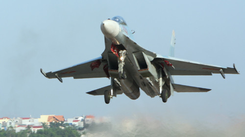 Máy bay Su-30MK2 cất cánh - Ảnh: TRỌNG TUYẾN Máy bay Su-30MK2 cất cánh - Ảnh: TRỌNG TUYẾN