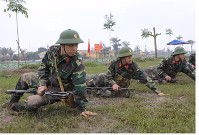 Rèn kỹ năng vận động trong chiến đấu