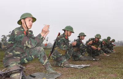 Huấn luyện thực hành tra lắp đồ dùng gây nổ