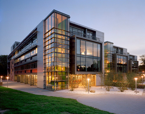 Trường được xếp hạng là Đơn vị nghiên cứu hàng đầu thế giới theo tiêu chuẩn đánh giá của RAE. Đây là địa điểm du học hấp dẫn với các bạn sinh viên trên thế giới khi chọn nước Anh là điểm đến. Trường được xếp hạng là Đơn vị nghiên cứu hàng đầu thế giới theo tiêu chuẩn đánh giá của RAE. Đây là địa điểm du học hấp dẫn với các bạn sinh viên trên thế giới khi chọn nước Anh là điểm đến.