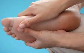 Phù do viêm tắc tĩnh mạch: Phù mềm, ấn lõm, da ấm. Rất đau khi nắn vào chỗ phù Xem thêm: Những món cháo ngon/ Những món ăn bài thuốc Phù do viêm tắc tĩnh mạch: Phù mềm, ấn lõm, da ấm. Rất đau khi nắn vào chỗ phù Xem thêm: Những món cháo ngon/ Những món ăn bài thuốc