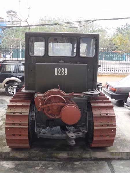 Chiếc C100 khi nhìn từ đằng sau