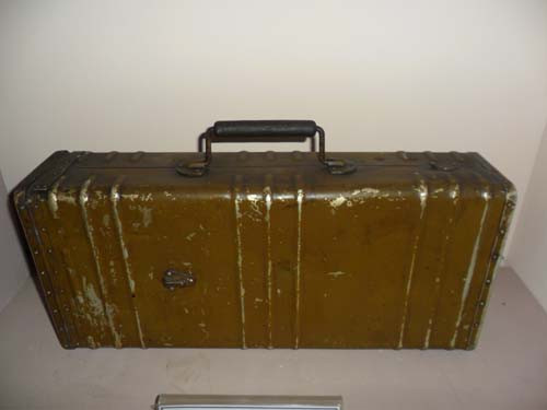 Máy dò mìn do đồng chí Niên và Tuất, thuộc Trung đoàn 219 dùng dò mìn đảm bảo giao thông ở Phan Thiết năm 1975. Máy dò mìn do đồng chí Niên và Tuất, thuộc Trung đoàn 219 dùng dò mìn đảm bảo giao thông ở Phan Thiết năm 1975.