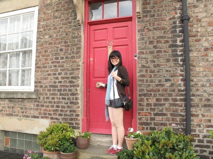 Không chỉ vậy mà Linh luôn thể hiện những nét trẻ trung, hiện đại ... Không chỉ vậy mà Linh luôn thể hiện những nét trẻ trung, hiện đại ...