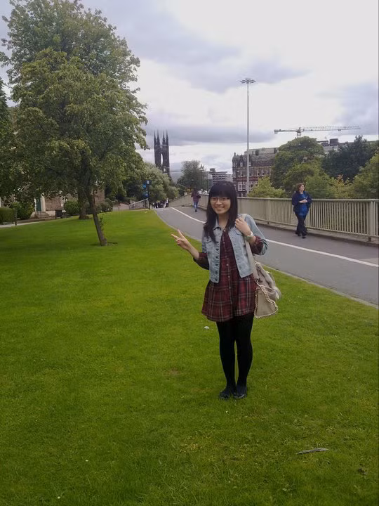 Bạn Nguyễn Thùy Linh sinh năm 1989, ở Hà Nội