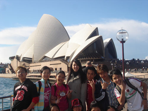 Trải nghiệm văn hóa – Nói tiếng Anh 24/24 – Trải nghiệm du học là thông điệp của 11 chương trình du học hè 2012 của ILA Trải nghiệm văn hóa – Nói tiếng Anh 24/24 – Trải nghiệm du học là thông điệp của 11 chương trình du học hè 2012 của ILA