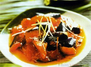 Cà tím xào cà chua: Đây là món ăn ngon và bổ cho sức khỏe, đặc biệt cà tím có khả năng giúp cơ thể loại được lượng cholesterol thừa. Chính vì thế, các nhà dinh dưỡng học thường khuyên những người muốn tránh các bệnh về tim mạch nên sử dụng cà tím trong khẩu phần ăn. Cà tím xào cà chua: Đây là món ăn ngon và bổ cho sức khỏe, đặc biệt cà tím có khả năng giúp cơ thể loại được lượng cholesterol thừa. Chính vì thế, các nhà dinh dưỡng học thường khuyên những người muốn tránh các bệnh về tim mạch nên sử dụng cà tím trong khẩu phần ăn.