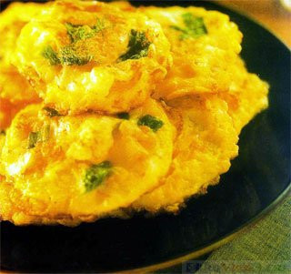 Trứng đúc tôm: Món ăn này rất giản dị và dân dã trong cuộc sống hàng ngày, khi thưởng thức món ăn này không chỉ giúp người ăn thấy ngon miệng mà còn bổ sung một lượng Canxi và lipit cho cơ thể. Trứng đúc tôm: Món ăn này rất giản dị và dân dã trong cuộc sống hàng ngày, khi thưởng thức món ăn này không chỉ giúp người ăn thấy ngon miệng mà còn bổ sung một lượng Canxi và lipit cho cơ thể.