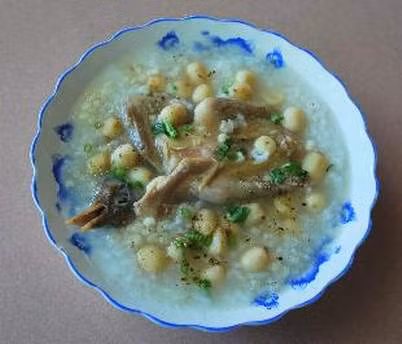 Cháo chim sẻ. Tác dụng làm bổ can, bổ thận, bổ khí huyết, sinh tinh, chữa đái són, đái dầm, thận hư, đau các khớp. Ảnh: suckhoedoisong Xem thêm: món ăn bổ tim/ món ăn cho người đau dạ dày/ những loại nấm tốt cho sức khỏe Cháo chim sẻ. Tác dụng làm bổ can, bổ thận, bổ khí huyết, sinh tinh, chữa đái són, đái dầm, thận hư, đau các khớp. Ảnh: suckhoedoisong Xem thêm: món ăn bổ tim/ món ăn cho người đau dạ dày/ những loại nấm tốt cho sức khỏe