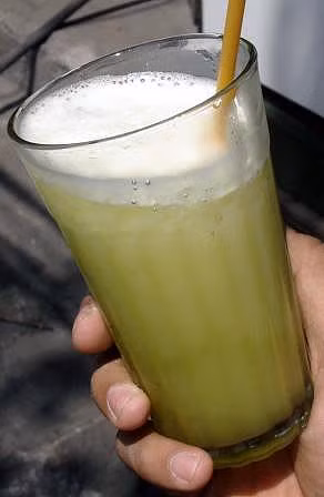 Cháo mía: Cháo có công dụng: thanh nhiệt, sinh tân dịch, nhuận phế hòa vị, trừ phiền làm hết khát, bồi bổ sức khỏe và phòng chống táo bón; rất thích hợp cho trẻ biếng ăn, nóng sốt, bị bệnh ngoài da trong mùa hè và những người bị bệnh đường hô hấp và táo bón. Ảnh: alobasi Xem thêm: món ăn bổ tim/ món ăn cho người đau dạ dày/ những loại nấm tốt cho sức khỏe Cháo mía: Cháo có công dụng: thanh nhiệt, sinh tân dịch, nhuận phế hòa vị, trừ phiền làm hết khát, bồi bổ sức khỏe và phòng chống táo bón; rất thích hợp cho trẻ biếng ăn, nóng sốt, bị bệnh ngoài da trong mùa hè và những người bị bệnh đường hô hấp và táo bón. Ảnh: alobasi Xem thêm: món ăn bổ tim/ món ăn cho người đau dạ dày/ những loại nấm tốt cho sức khỏe