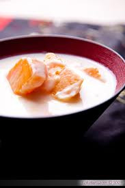 Chè khoai lang và mật ong kết hợp với sữa tươi có tác dụng làm đẹp da cho chị em phụ nữ. Ảnh: kokotaru