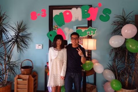 Du học sinh Việt Nam tại Mỹ kỷ niệm ngày quốc tế phụ nữ 8/3/2012.(Ảnh VnExpress)