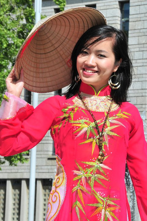 Bạn Phạm Thị Phương Thúy du học sinh Việt Nam tại Pháp Bạn Phạm Thị Phương Thúy du học sinh Việt Nam tại Pháp