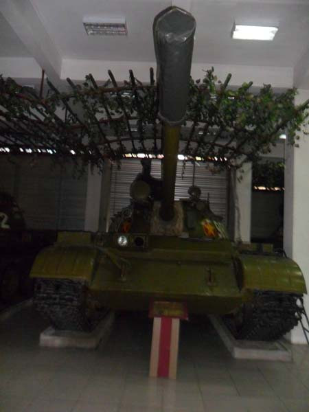 Xe tăng T54B – Số hiệu 980, thuộc đại đội tăng 9, tiểu đoàn 3, trung đoàn 273. Xe tăng T54B – Số hiệu 980, thuộc đại đội tăng 9, tiểu đoàn 3, trung đoàn 273.