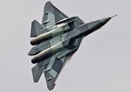 Với lớp kính phủ vàng, tín hiệu radar khi tiếp xúc với vòm kính sẽ được hấp thụ gần như hoàn toàn.