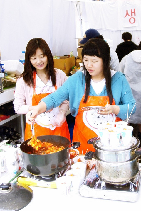 Ngày hội ẩm thực của trường nữa này. Ngày hội ẩm thực của trường nữa này.