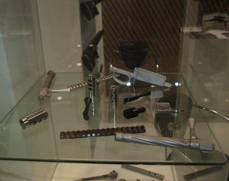 Các bộ phận của T-5000 có thể tháo rời trong thời gian cực nhanh, 5-10 giây. Các bộ phận của T-5000 có thể tháo rời trong thời gian cực nhanh, 5-10 giây.