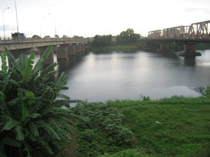 Dòng sông Thạch Hãn đã trải qua nhiều chiến tích lịch sử hào hùng và cũng đầy bi thương của quân và dân ta trong các cuộc kháng chiến chống giặc ngoại xâm Dòng sông Thạch Hãn đã trải qua nhiều chiến tích lịch sử hào hùng và cũng đầy bi thương của quân và dân ta trong các cuộc kháng chiến chống giặc ngoại xâm