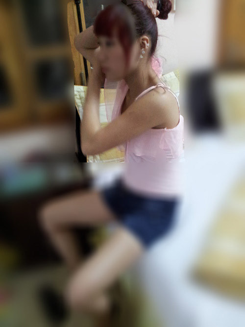 Trước khi "mây mưa", các cô chỉ cần lấy bông thấm máu lợn rồi nhét sâu vào "chỗ kín" của mình, cẩn thận hơn thì "tráng" thêm chút thuốc làm co thắt để tạo cảm giác thật hơn, đánh lừa khách hàng. (Ảnh minh họa) Trước khi "mây mưa", các cô chỉ cần lấy bông thấm máu lợn rồi nhét sâu vào "chỗ kín" của mình, cẩn thận hơn thì "tráng" thêm chút thuốc làm co thắt để tạo cảm giác thật hơn, đánh lừa khách hàng. (Ảnh minh họa)