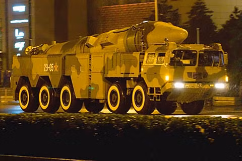 Tên lửa đạn đạo tầm trung DF-21 Trung Quốc