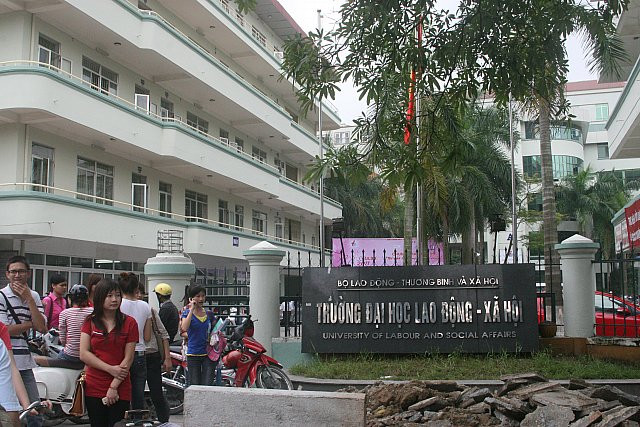 Sau khi có kết luận của thanh tra Bộ Lao động Thương binh và Xã hội, trường ĐH Lao động - xã hội bộc lộ nhiều sai phạm trong chương trình đào tạo. Ảnh Xuân Trung Sau khi có kết luận của thanh tra Bộ Lao động Thương binh và Xã hội, trường ĐH Lao động - xã hội bộc lộ nhiều sai phạm trong chương trình đào tạo. Ảnh Xuân Trung