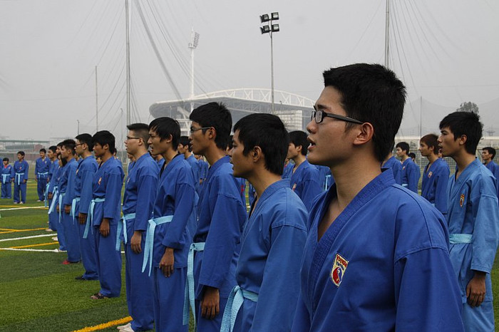Háo hức chờ tới phần biểu diễn "Hào khí Việt Nam", các em cho biết trong nhưng ngày qua những môn sinh không ngừng tập luyện để thể hiện đúng nhất với tinh thần và sức mạnh của võ Việt.
