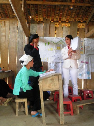 Giờ đây đến lớp, được học chữ không chỉ là niềm vui của chị em nói riêng mà nó còn giúp tạo nên sự thay đổi trong cách sống, cách nghĩ của nhiều người dân bản địa nói chung. Giờ đây đến lớp, được học chữ không chỉ là niềm vui của chị em nói riêng mà nó còn giúp tạo nên sự thay đổi trong cách sống, cách nghĩ của nhiều người dân bản địa nói chung.