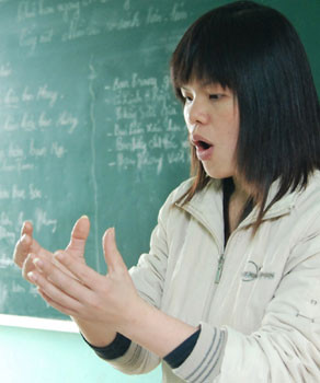 Mọi thắc mắc đều biểu cảm bằng tay và mặt. Mọi thắc mắc đều biểu cảm bằng tay và mặt.