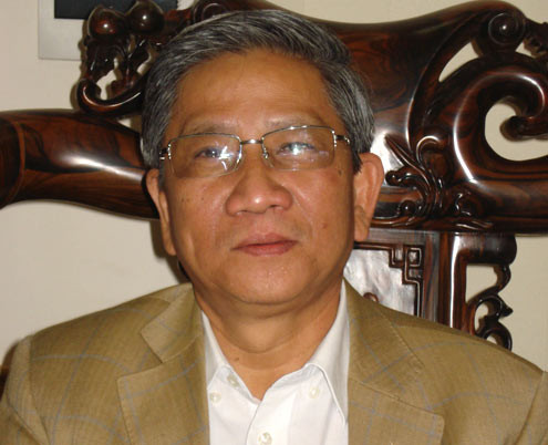 GS Nguyễn Minh Thuyết: "Mác đại học vẫn còn nặng trong tâm lí người dân". GS Nguyễn Minh Thuyết: "Mác đại học vẫn còn nặng trong tâm lí người dân".