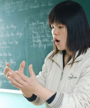 Mọi thắc mắc đều biểu cảm bằng tay và mặt. Mọi thắc mắc đều biểu cảm bằng tay và mặt.