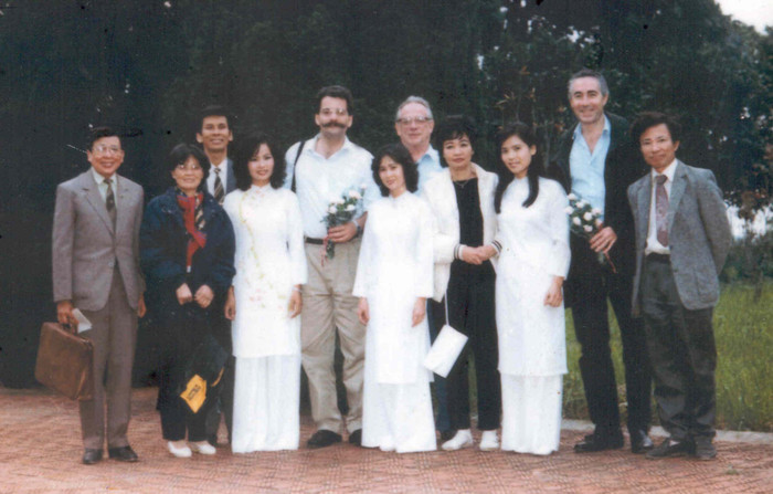 Những bức ảnh kỉ niệm chụp chung trong thời kỳ đầu thành lập trường ĐH Thăng Long